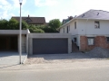 Bauort zwischen Haus und Garage